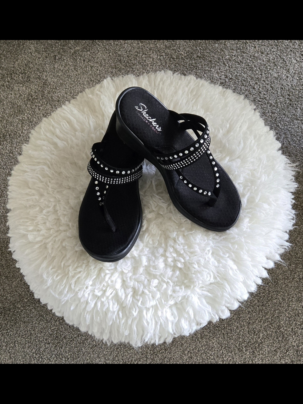 Skechers Black Rhinestone Wedge Thong Sandals - Size 9 - Picture 1 of 9